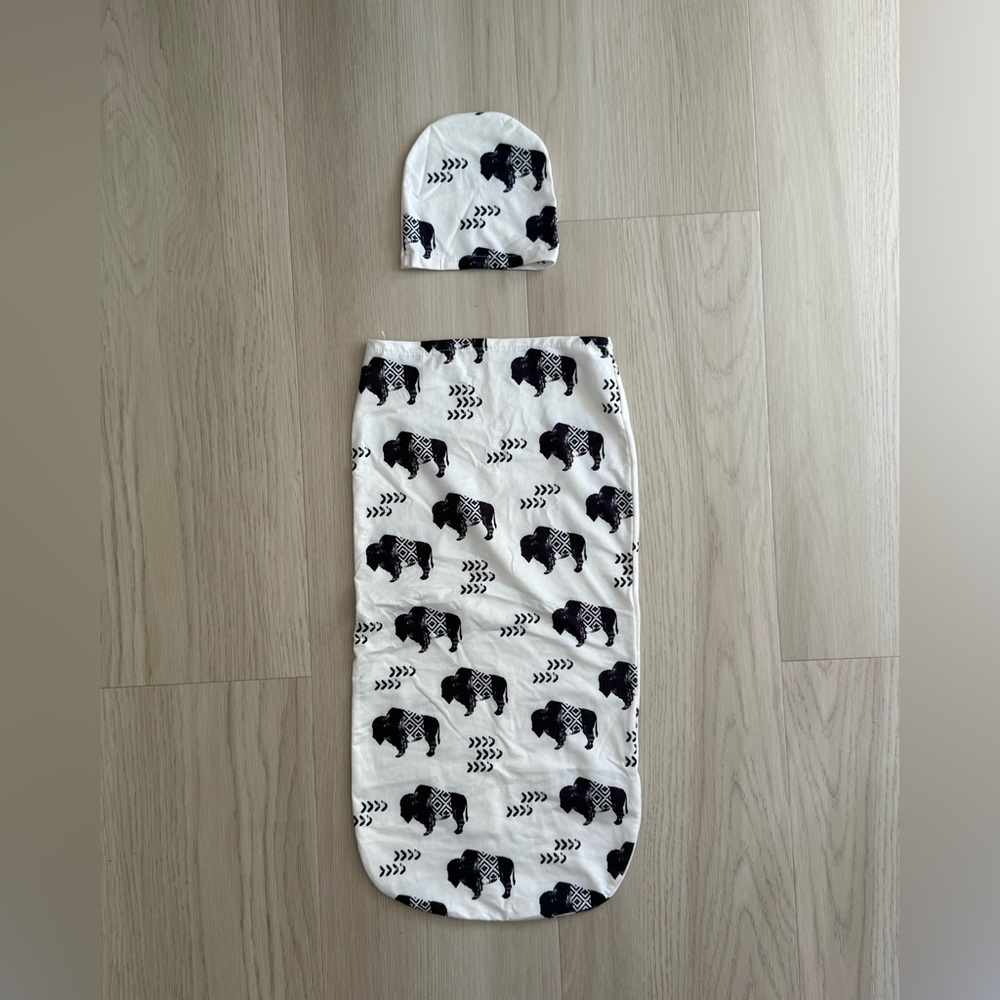 ✨ 4 PEICE SET ✨ Buffalo Newborn Baby Swaddle, Hat/Pants Set, Car seat Cover